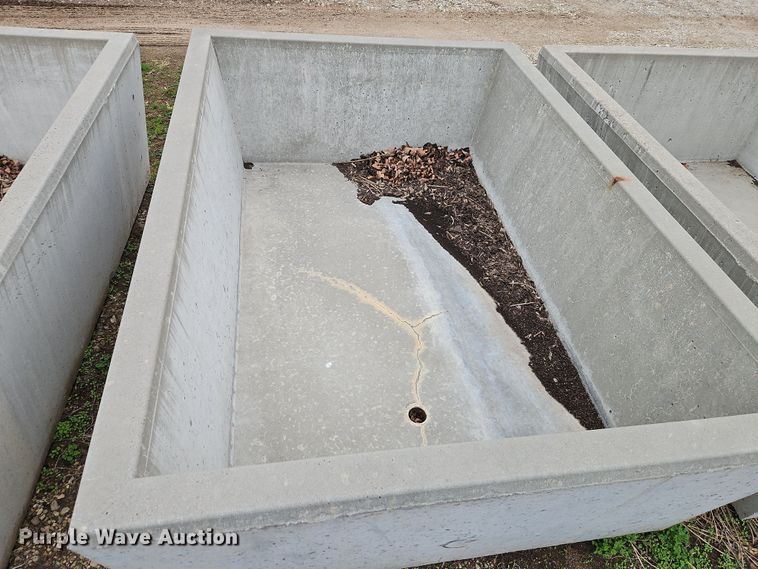 image for item LB9643 (4) concrete stock tank