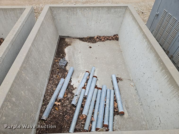 image for item LB9643 (4) concrete stock tank