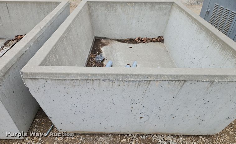 image for item LB9643 (4) concrete stock tank