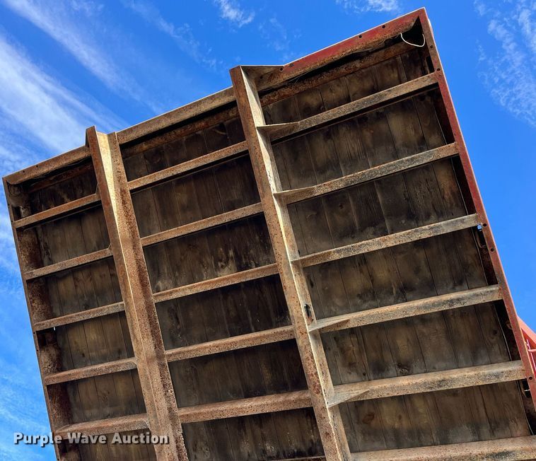 image for item LD9834 1987 Ford FT8000  grain truck