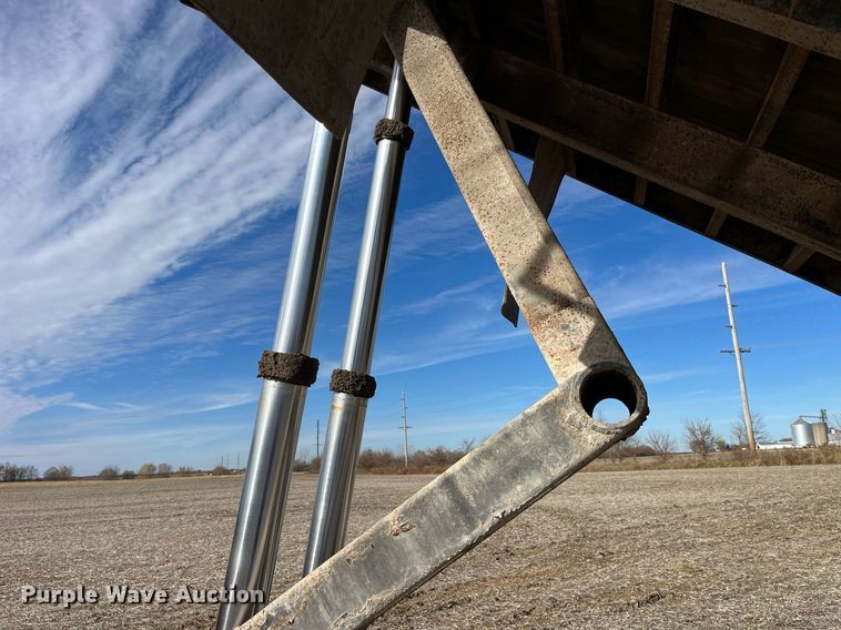 image for item LD9834 1987 Ford FT8000  grain truck