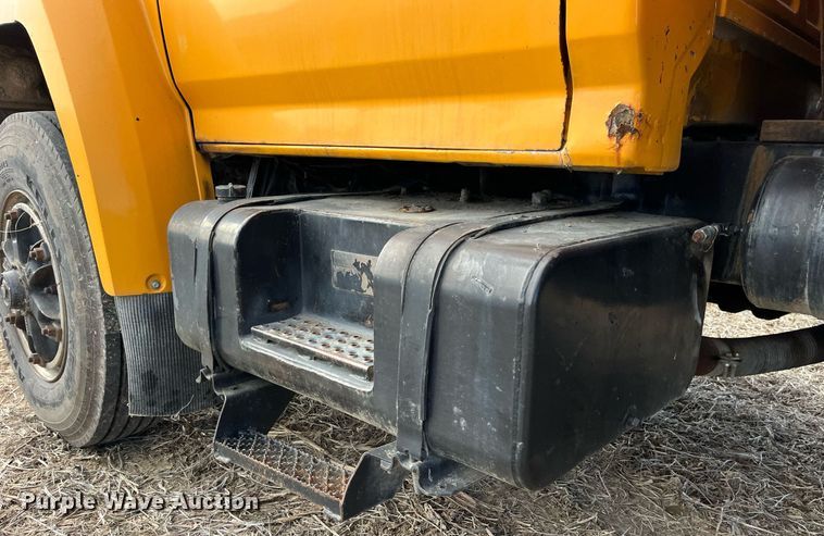 image for item LD9834 1987 Ford FT8000  grain truck