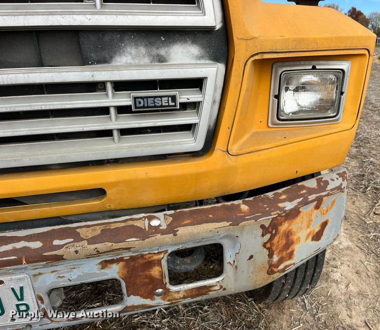 image for item LD9834 1987 Ford FT8000  grain truck