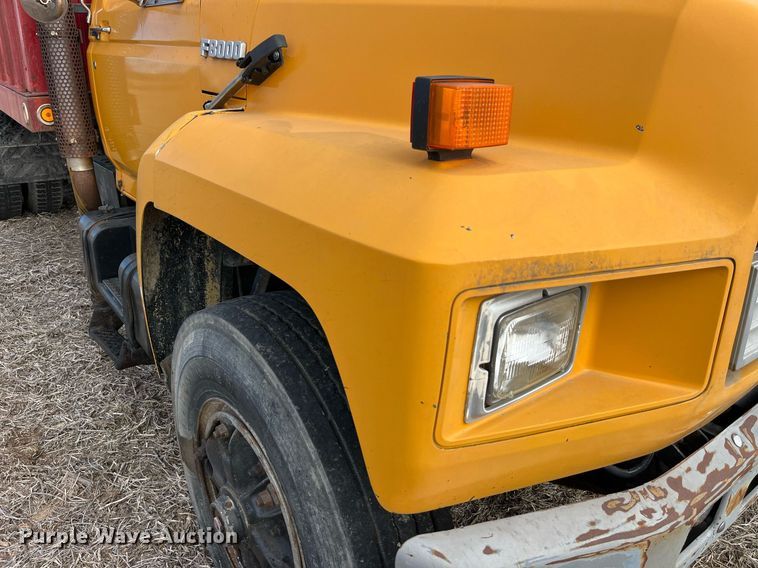 image for item LD9834 1987 Ford FT8000  grain truck