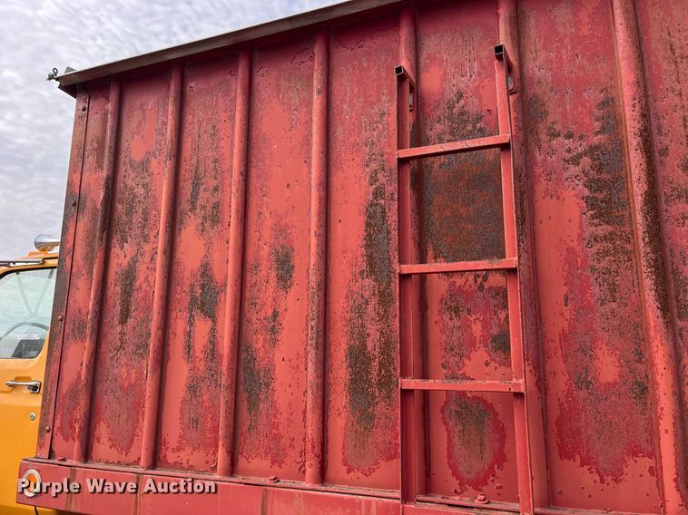 image for item LD9834 1987 Ford FT8000  grain truck