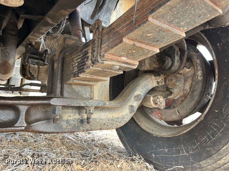 image for item LD9834 1987 Ford FT8000  grain truck