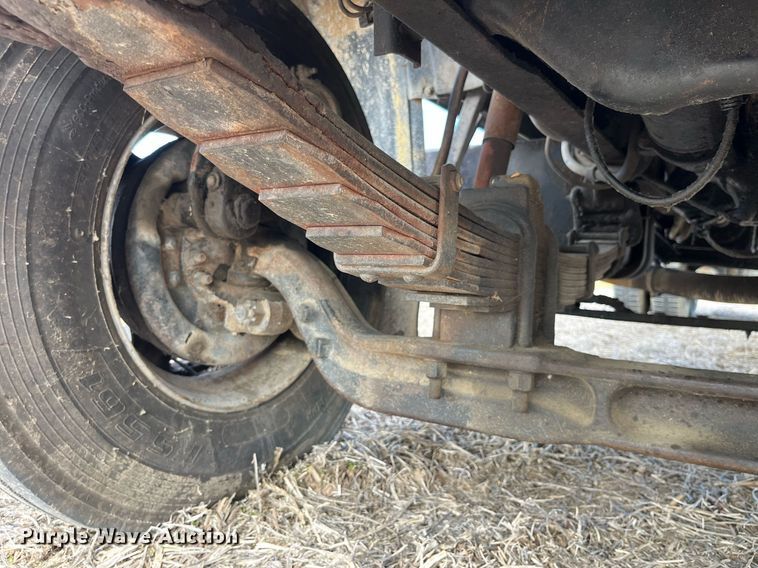 image for item LD9834 1987 Ford FT8000  grain truck