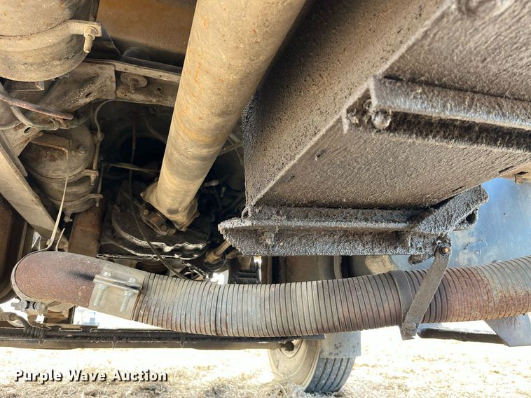 image for item LD9834 1987 Ford FT8000  grain truck