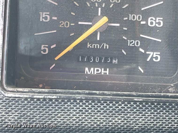 image for item LD9834 1987 Ford FT8000  grain truck