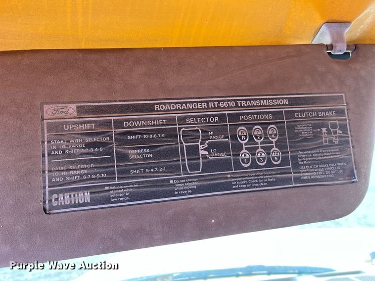 image for item LD9834 1987 Ford FT8000  grain truck