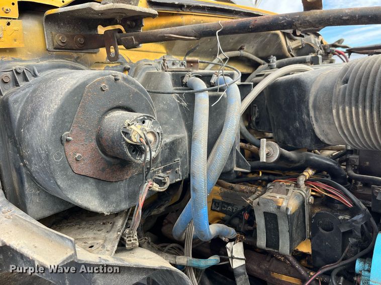 image for item LD9834 1987 Ford FT8000  grain truck