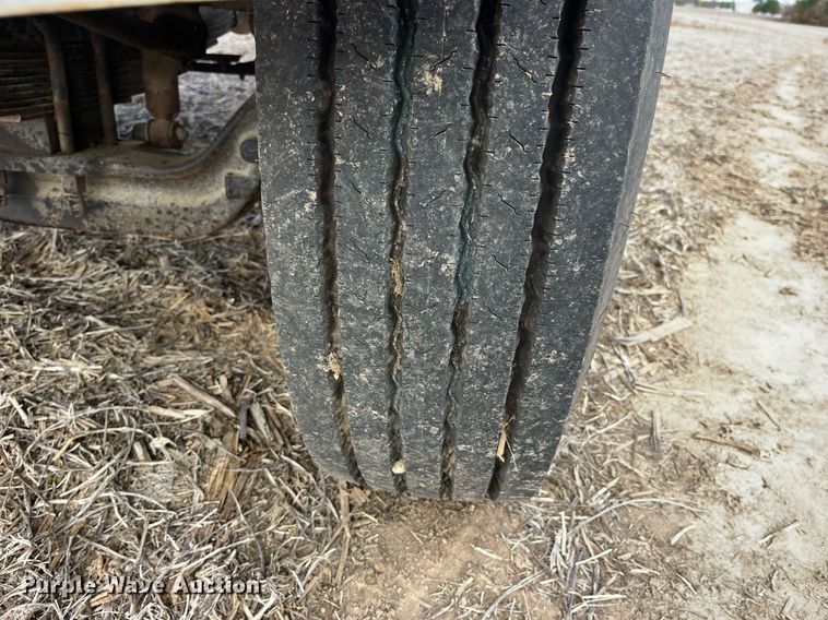 image for item LD9834 1987 Ford FT8000  grain truck