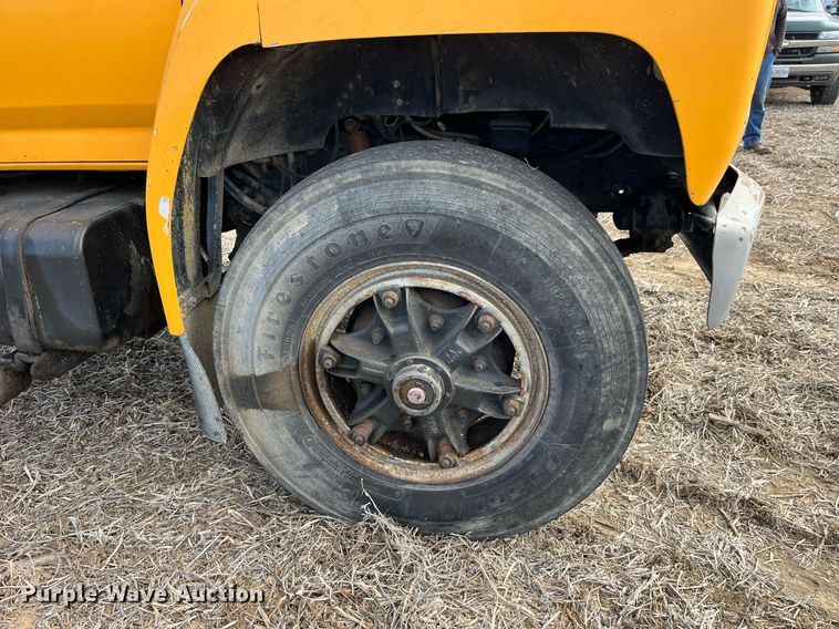 image for item LD9834 1987 Ford FT8000  grain truck