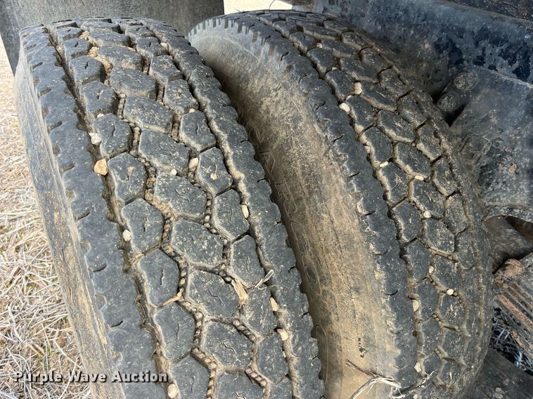 image for item LD9834 1987 Ford FT8000  grain truck