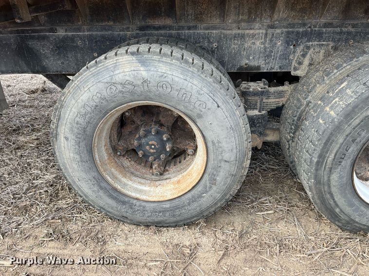 image for item LD9834 1987 Ford FT8000  grain truck