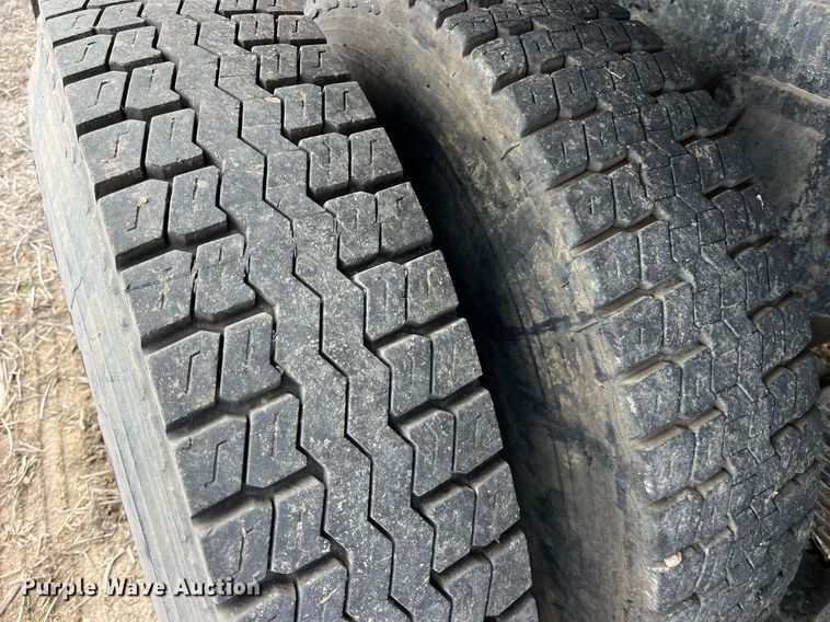 image for item LD9834 1987 Ford FT8000  grain truck