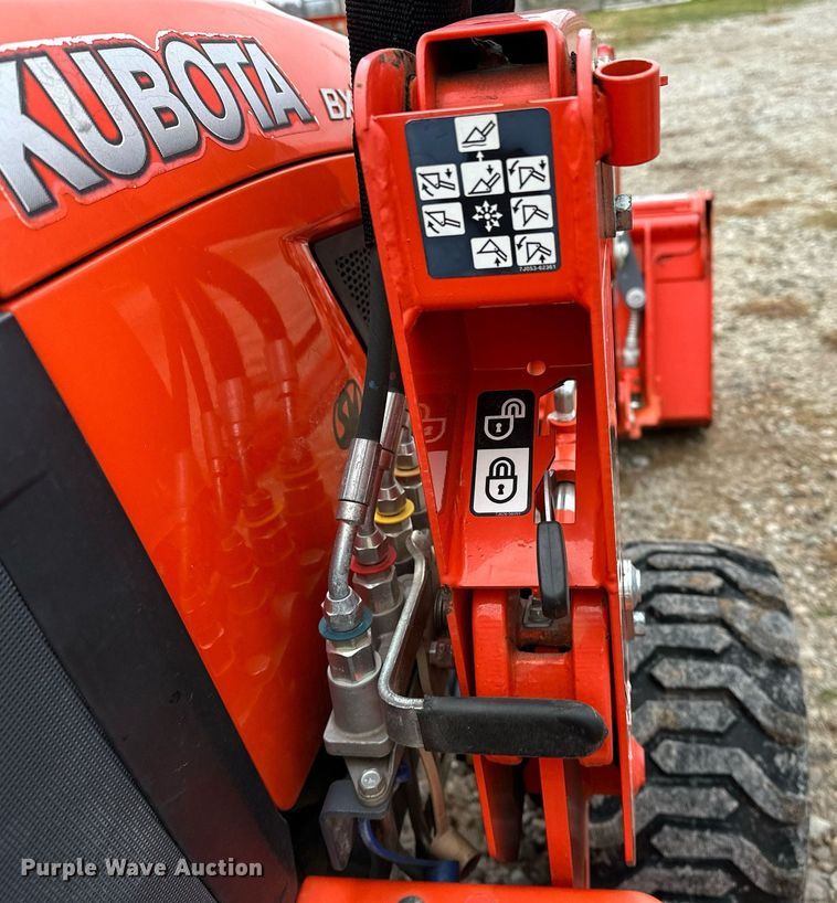 image for item LK9626 Kubota BX2380  MFWD tractor