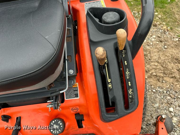 image for item LK9627 Kubota BX2370  MFWD tractor