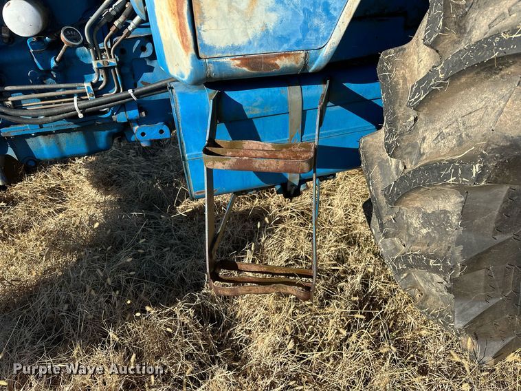 image for item LK9638 1979 Ford 7700  tractor