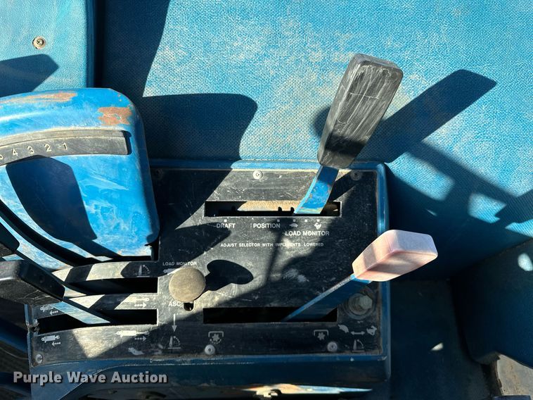 image for item LK9638 1979 Ford 7700  tractor