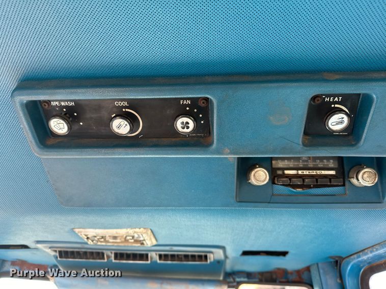 image for item LK9638 1979 Ford 7700  tractor