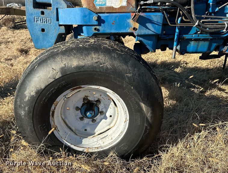 image for item LK9638 1979 Ford 7700  tractor