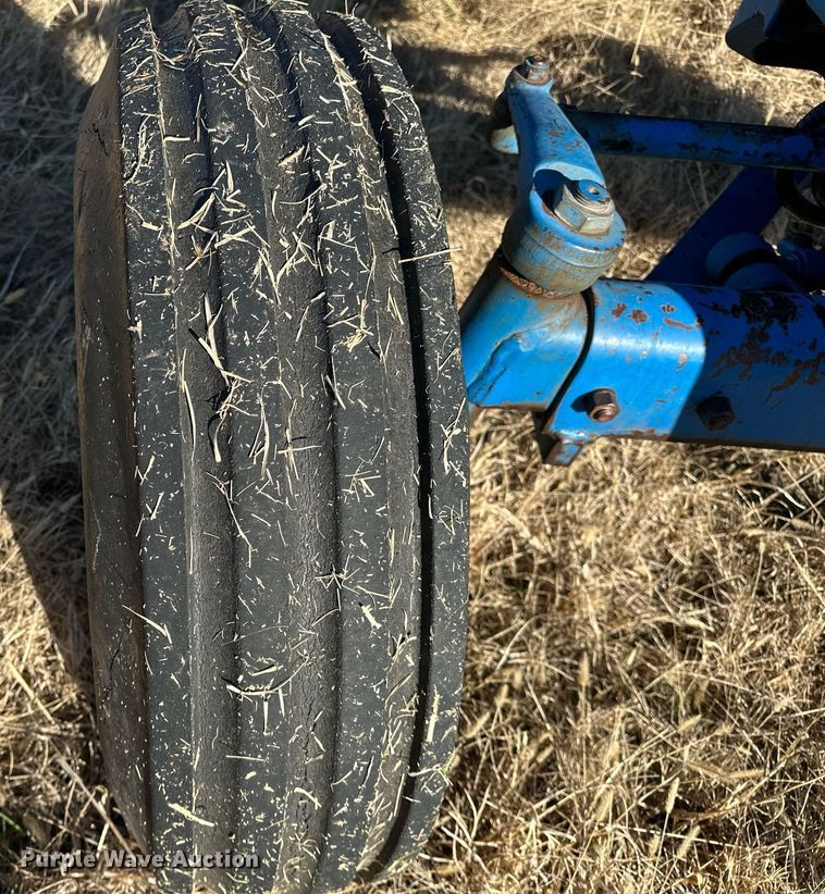 image for item LK9638 1979 Ford 7700  tractor