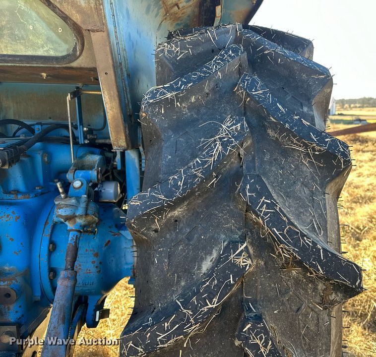 image for item LK9638 1979 Ford 7700  tractor