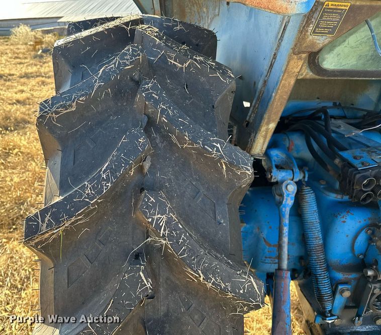 image for item LK9638 1979 Ford 7700  tractor