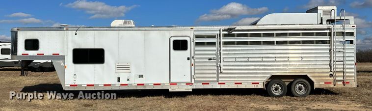 image for item LK9658 2015 Exiss STC837LQ  horse trailer