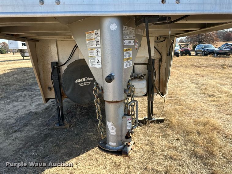 image for item LK9658 2015 Exiss STC837LQ  horse trailer