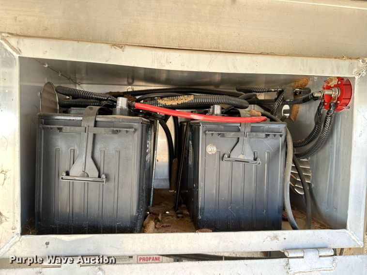 image for item LK9658 2015 Exiss STC837LQ  horse trailer