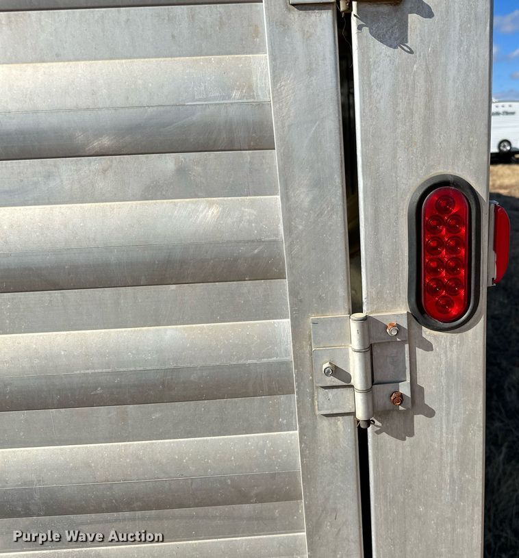 image for item LK9658 2015 Exiss STC837LQ  horse trailer