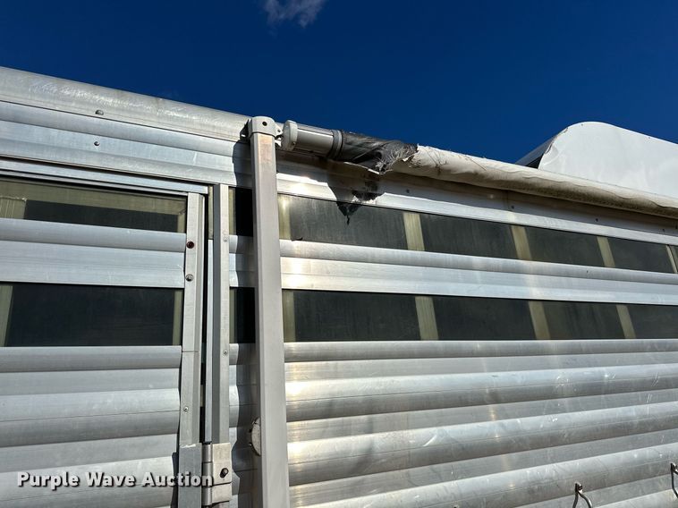 image for item LK9658 2015 Exiss STC837LQ  horse trailer