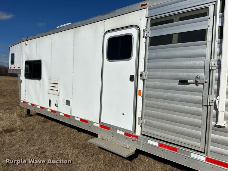 image for item LK9658 2015 Exiss STC837LQ  horse trailer