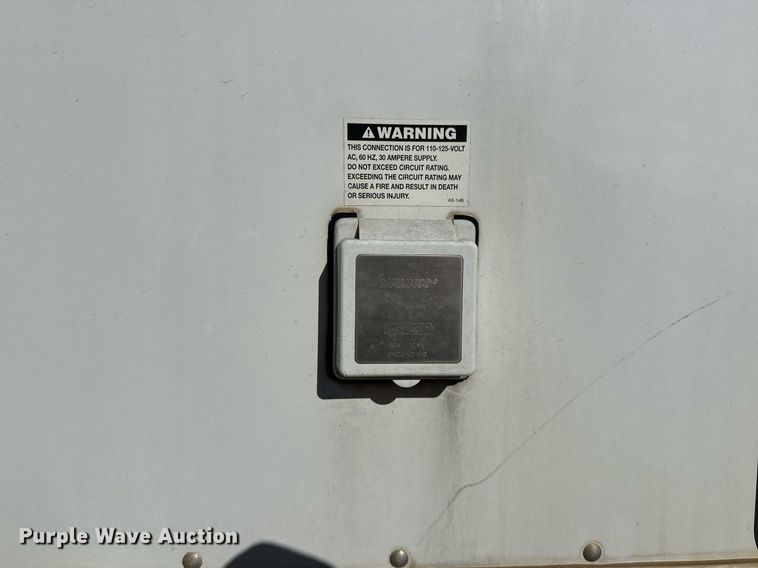 image for item LK9658 2015 Exiss STC837LQ  horse trailer