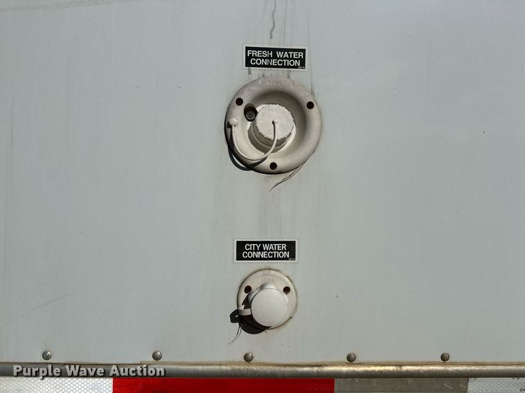 image for item LK9658 2015 Exiss STC837LQ  horse trailer