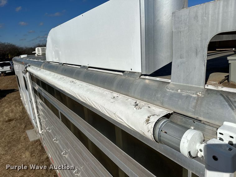 image for item LK9658 2015 Exiss STC837LQ  horse trailer