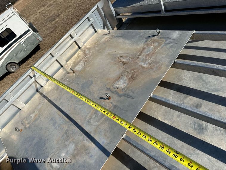 image for item LK9658 2015 Exiss STC837LQ  horse trailer