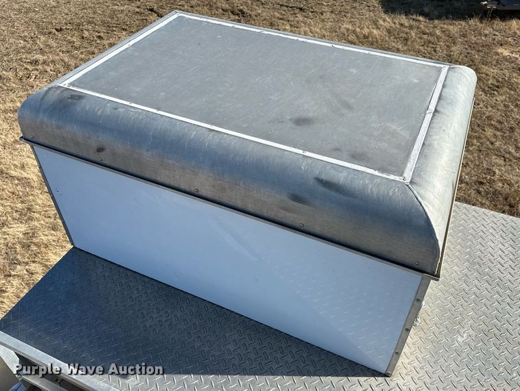 image for item LK9658 2015 Exiss STC837LQ  horse trailer