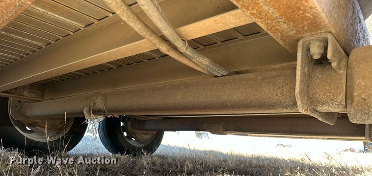 image for item LK9658 2015 Exiss STC837LQ  horse trailer