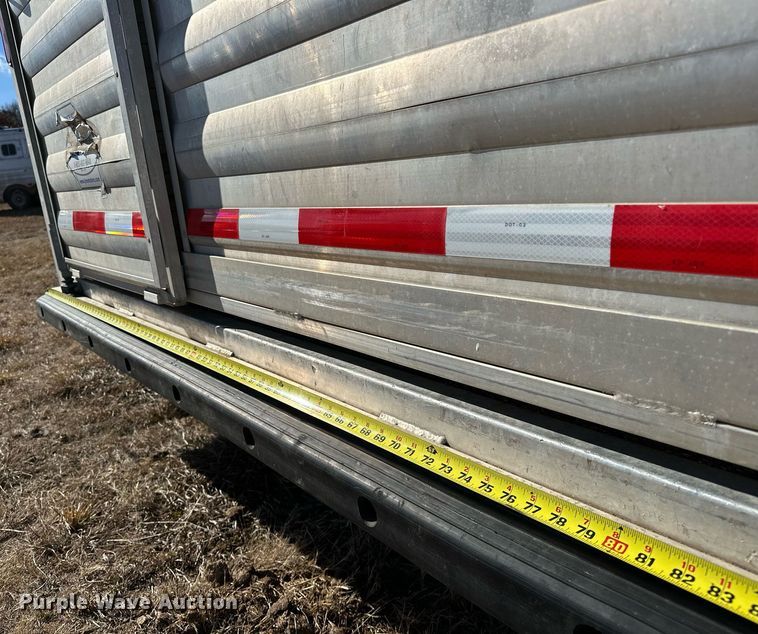 image for item LK9658 2015 Exiss STC837LQ  horse trailer