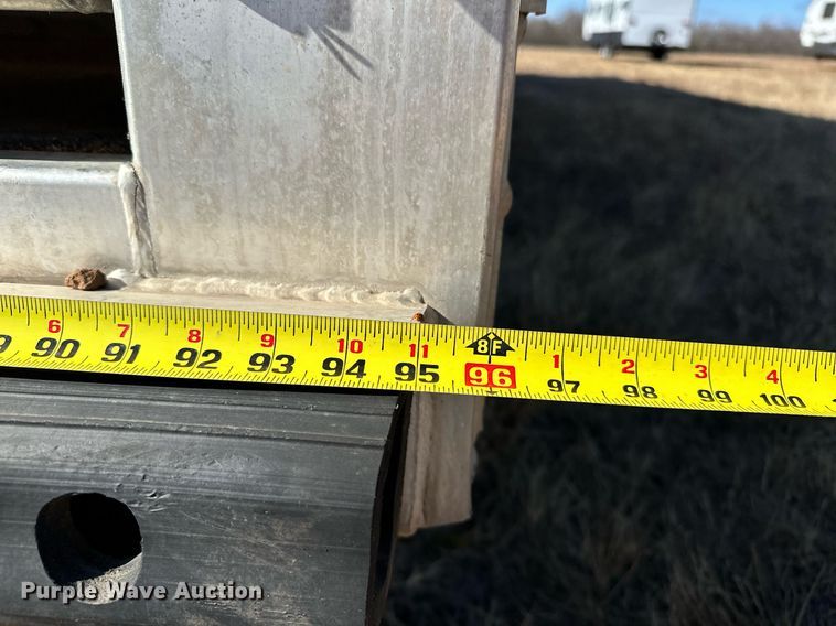 image for item LK9658 2015 Exiss STC837LQ  horse trailer