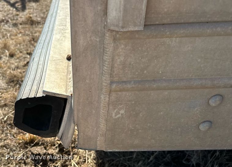 image for item LK9658 2015 Exiss STC837LQ  horse trailer