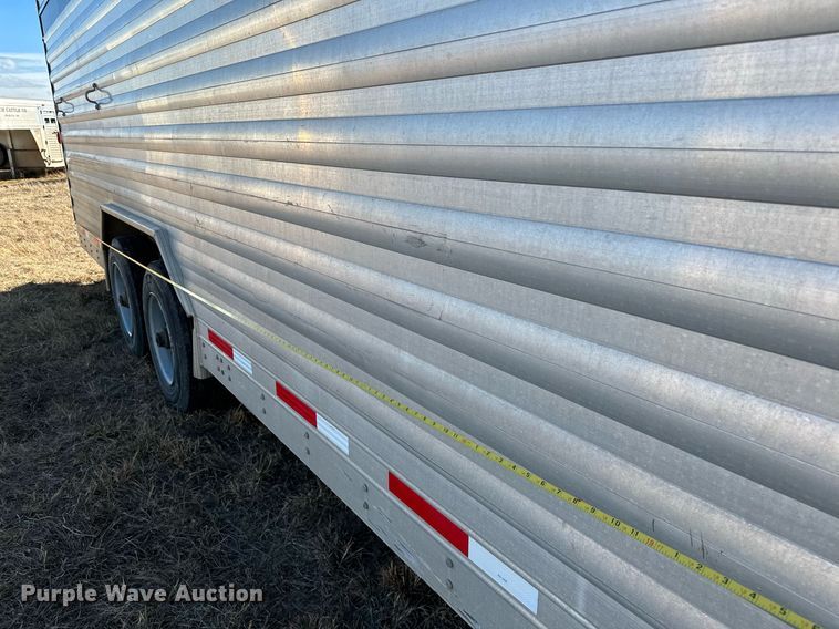 image for item LK9658 2015 Exiss STC837LQ  horse trailer