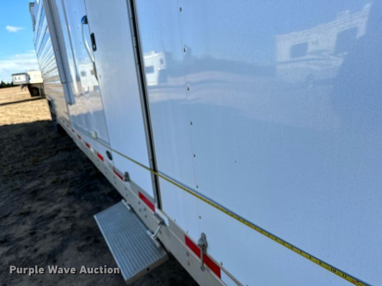 image for item LK9658 2015 Exiss STC837LQ  horse trailer