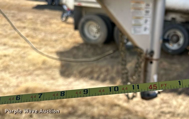 image for item LK9658 2015 Exiss STC837LQ  horse trailer