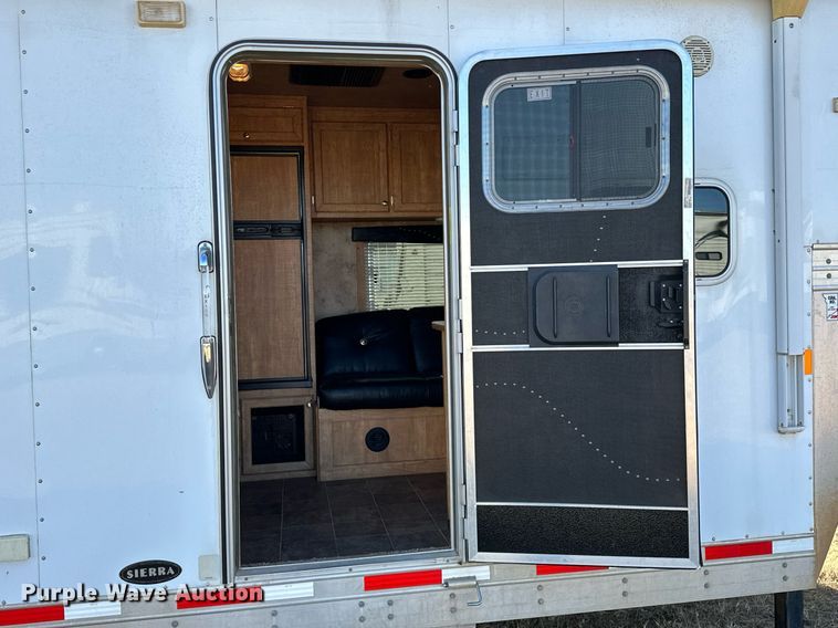 image for item LK9658 2015 Exiss STC837LQ  horse trailer