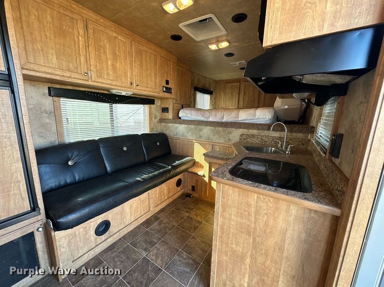 image for item LK9658 2015 Exiss STC837LQ  horse trailer