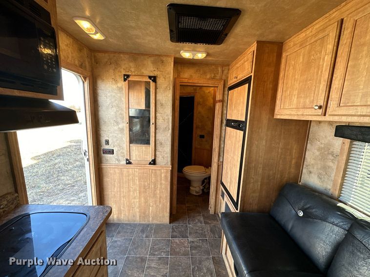 image for item LK9658 2015 Exiss STC837LQ  horse trailer